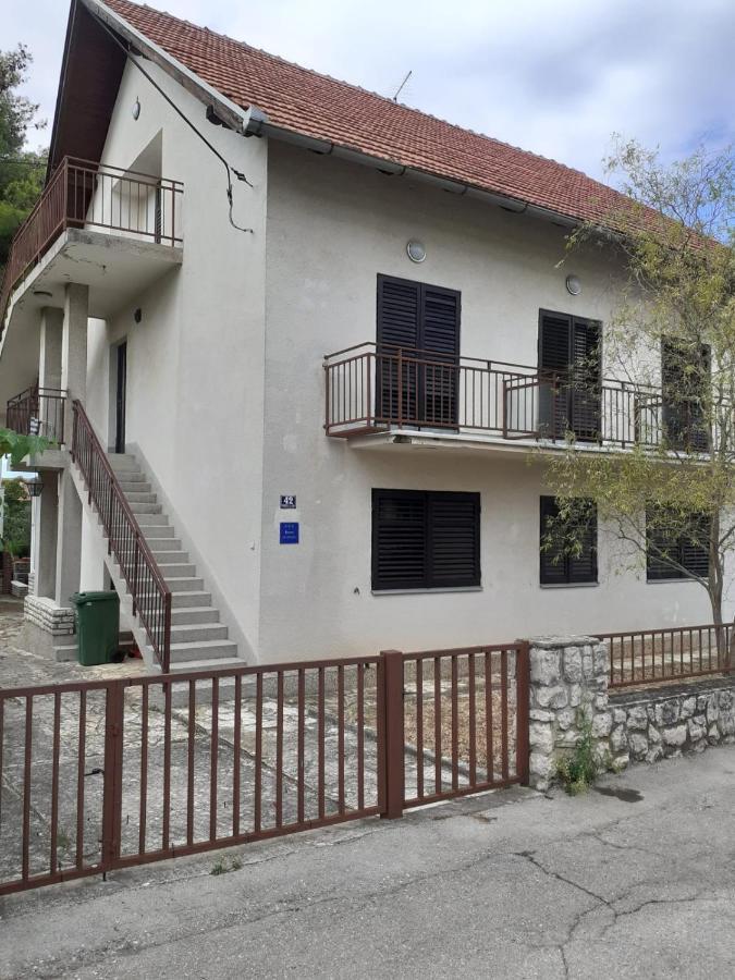 Pine Tree Apartment Vodice Zewnętrze zdjęcie