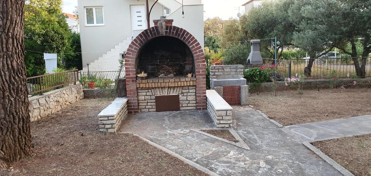 Pine Tree Apartment Vodice Zewnętrze zdjęcie